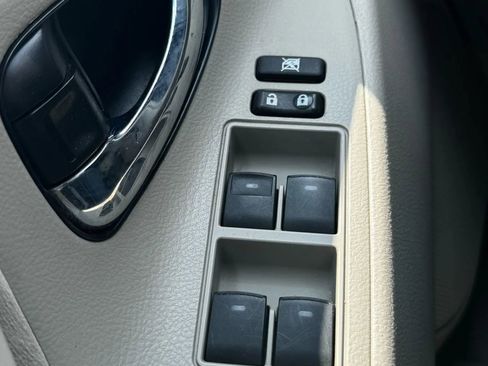 Used 2010 Toyota Camry LE image 22