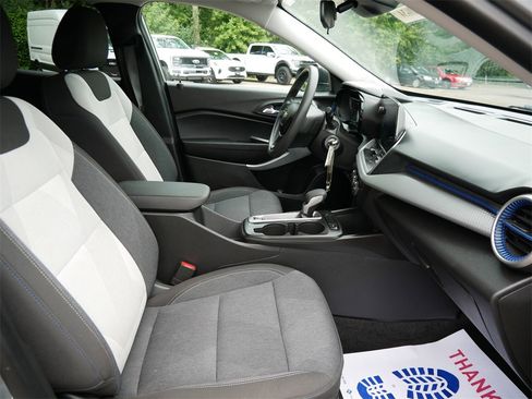 Used 2024 Chevrolet Trax LS image 8