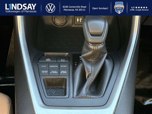 Used 2019 Toyota RAV4 LE image 17