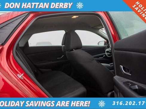 Used 2023 Hyundai Elantra SEL image 18