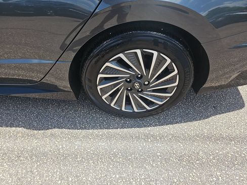Certified 2025 Hyundai Sonata SEL FWD image 28