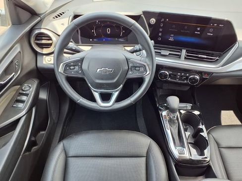 Used 2024 Chevrolet Trax ACTIV w/ Driver Confidence Package FWD image 6