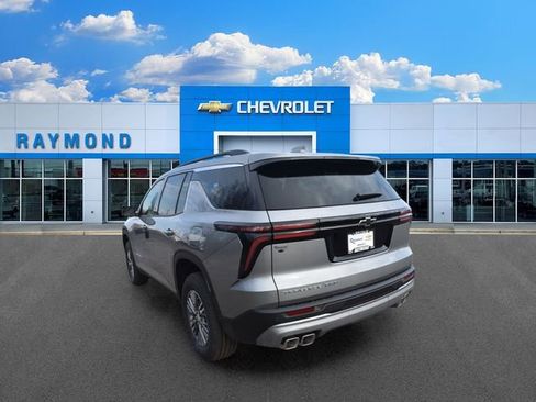 New 2026 Chevrolet Traverse LT w/ Driver Confidence Package AWD/4WD image 6