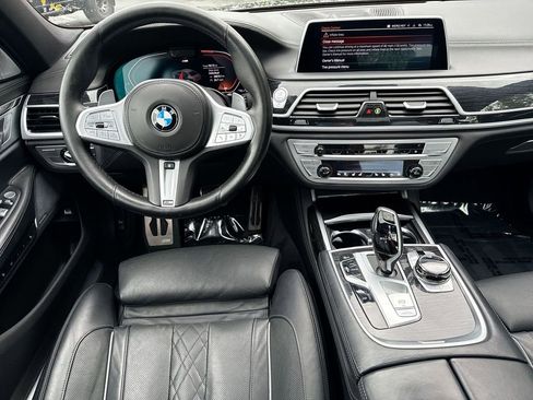 Used 2022 BMW 750i xDrive w/ Executive Package AWD/4WD image 22
