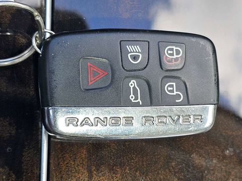 Used 2016 Land Rover Range Rover Supercharged AWD/4WD image 32