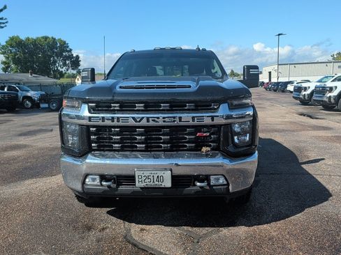 Used 2021 Chevrolet Silverado 2500 LT w/ Convenience Package AWD/4WD image 3
