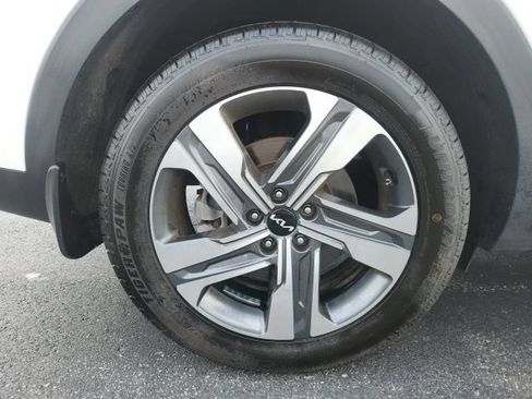 Used 2022 Kia Sorento SX Prestige w/ Panoramic Sunroof Package AWD/4WD image 18