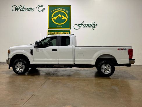 Used 2022 Ford F250 XL w/ Power Equipment Group AWD/4WD image 5