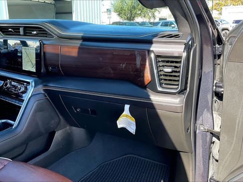 Used 2023 GMC Sierra 1500 Denali Ultimate image 18