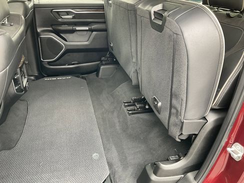 Used 2019 RAM 1500 Laramie AWD/4WD image 41