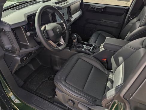 New 2025 Ford Bronco Badlands image 9