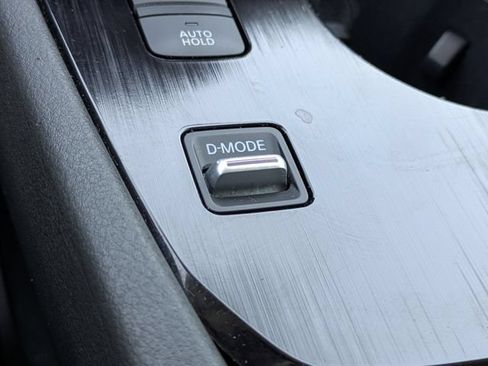 Used 2021 Nissan Rogue S FWD image 32