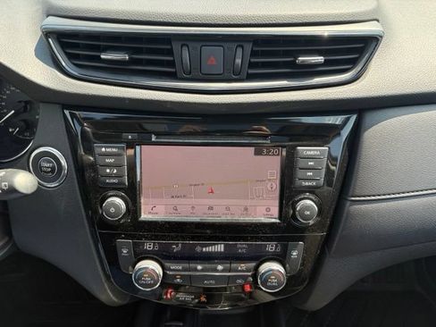 Used 2019 Nissan Rogue S AWD/4WD image 30