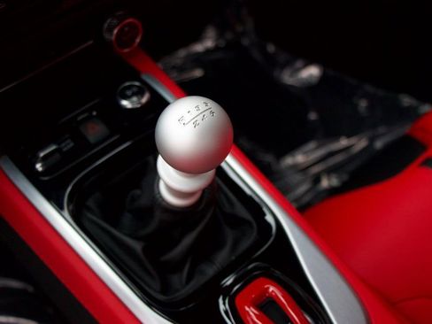 Used 2025 Lotus Emira image 15