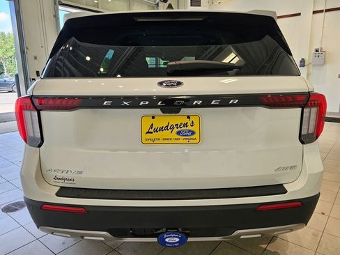 New 2025 Ford Explorer Active w/ Active Comfort Package image 4