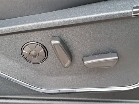 New 2026 Ford F350 Platinum w/ FX4 Off-Road Package image 15