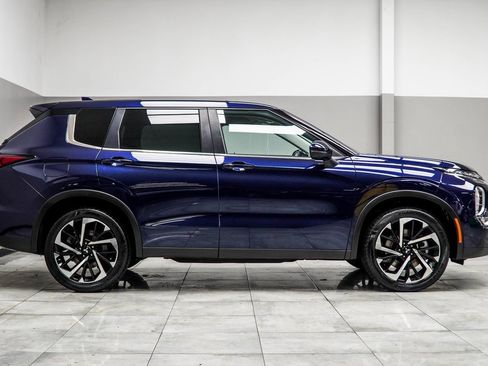 Used 2024 Mitsubishi Outlander SE image 6