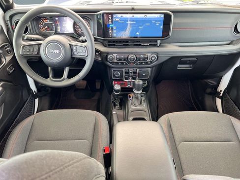 Used 2025 Jeep Wrangler Unlimited Rubicon w/ Safety Group image 16