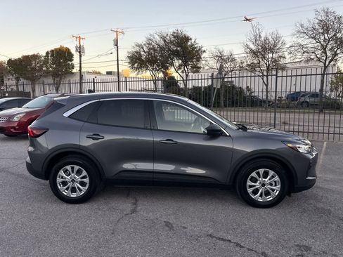 Used 2023 Ford Escape Active image 24