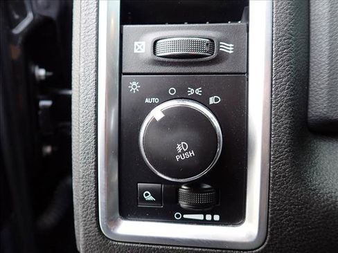 Used 2019 RAM 1500 Big Horn AWD/4WD image 13