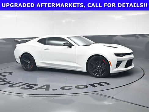 Used 2018 Chevrolet Camaro SS w/ Redline Edition RWD image 2