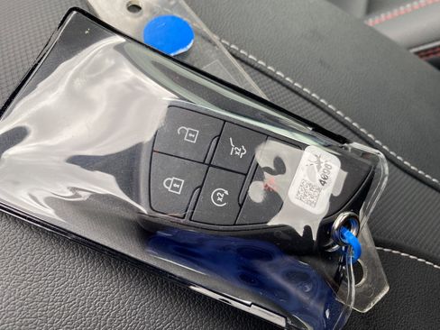 Used 2024 Chevrolet Traverse RS image 40