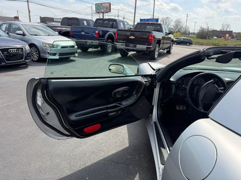 Used 2002 Chevrolet Corvette Coupe w/ Preferred Equipment Group2 image 23