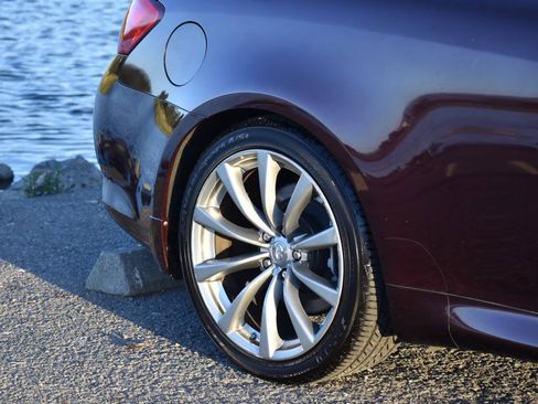 Used 2010 INFINITI G37 Convertible w/ Premium Pkg RWD image 7