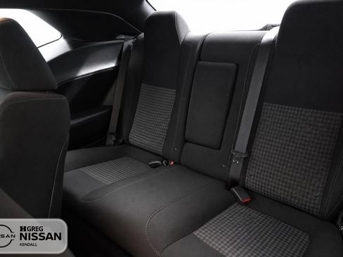 Used 2022 Dodge Challenger R/T RWD image 9