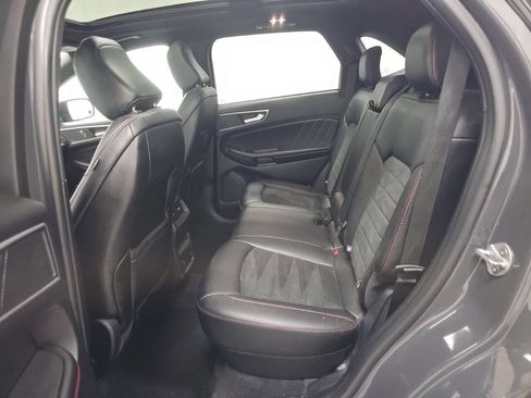Used 2021 Ford Edge ST-Line w/ Cold Weather Package image 9