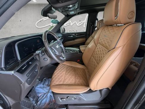 Used 2021 Cadillac Escalade Premium Luxury RWD image 19