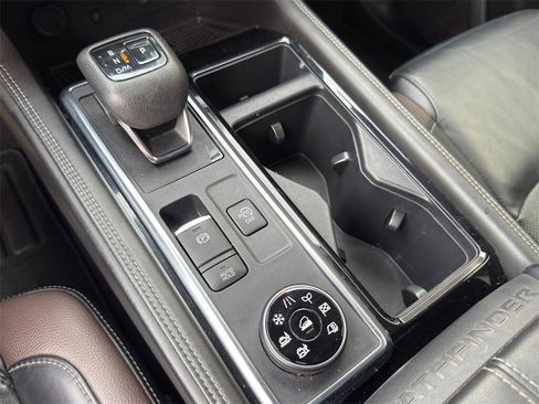 Used 2023 Nissan Pathfinder Platinum w/ Lighting Package (N92) image 27