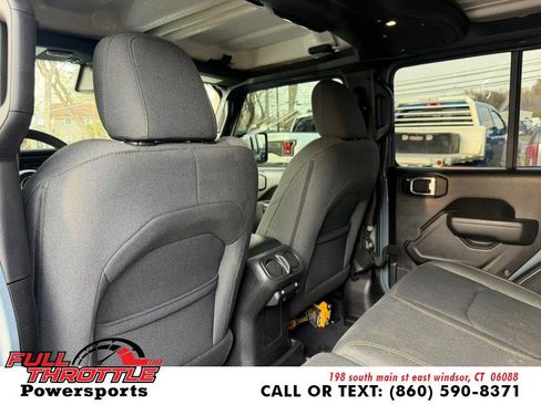 Used 2024 Jeep Wrangler Unlimited w/ Convenience Group image 18