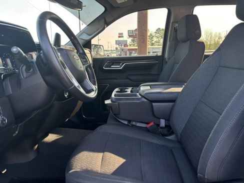 Used 2022 Chevrolet Silverado 1500 LT image 17