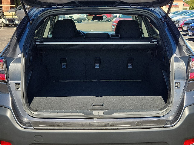 Certified 2025 Subaru Outback Premium AWD/4WD image 10