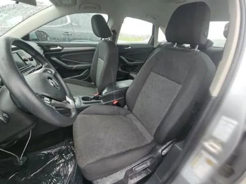 Used 2019 Volkswagen Jetta SE FWD image 3
