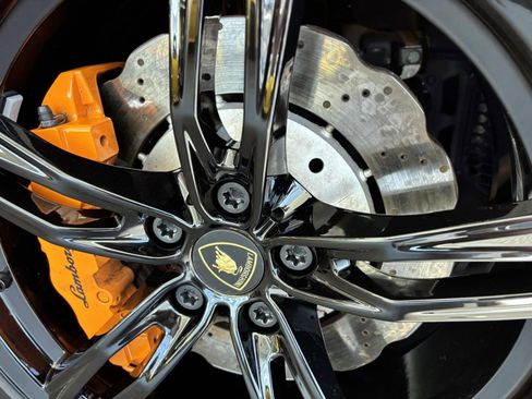 Used 2021 Lamborghini Huracan EVO RWD image 48