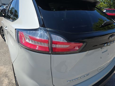 Used 2023 Ford Edge Titanium w/ Class II Trailer Tow Package AWD/4WD image 37