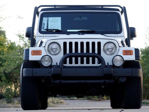 Used 2006 Jeep Wrangler Unlimited w/ Premium Audio Group image 14