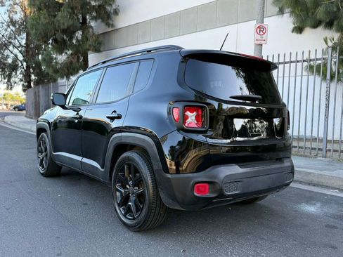 Used 2017 Jeep Renegade Altitude image 5