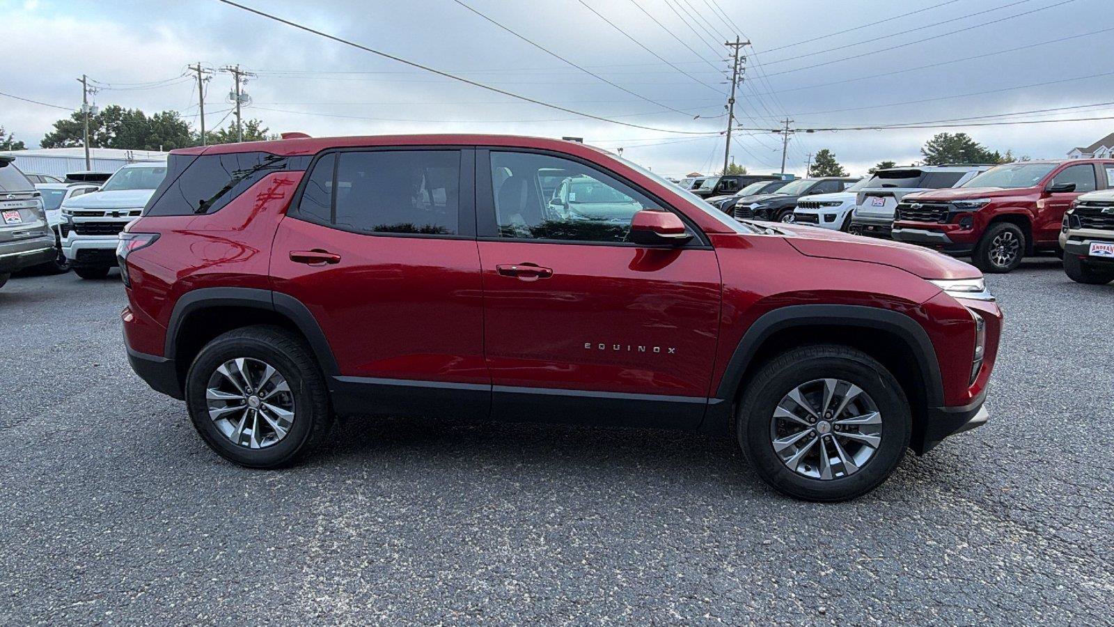 New 2027 Chevrolet Equinox LT w/ Convenience Package II FWD image 7