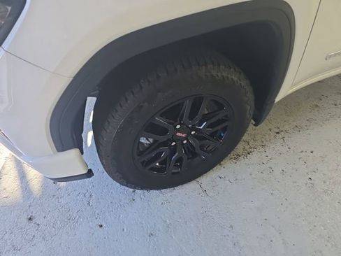 Certified 2024 GMC Sierra 1500 Elevation image 9