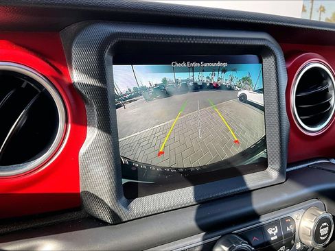 Used 2022 Jeep Wrangler Unlimited Rubicon AWD/4WD image 21