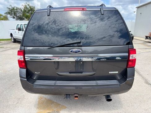 Used 2016 Ford Expedition EL XLT image 4