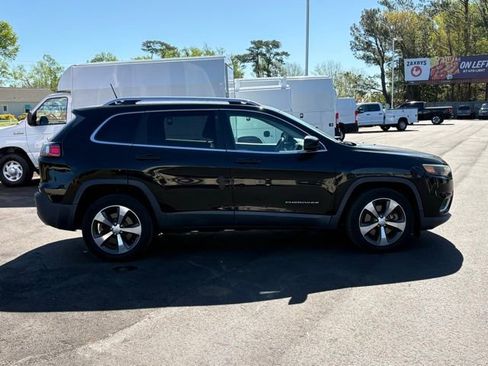 Used 2019 Jeep Cherokee Limited image 6