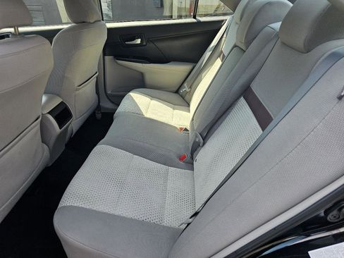 Used 2013 Toyota Camry LE FWD image 28