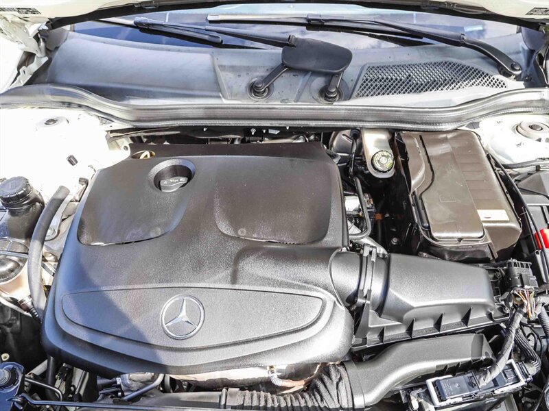 Used 2016 Mercedes-Benz GLA 250 4MATIC image 36