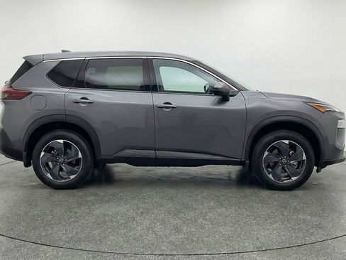 Used 2025 Nissan Rogue SV AWD/4WD image 11