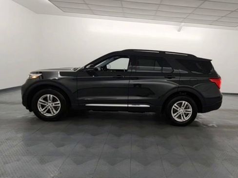 Used 2023 Ford Explorer XLT w/ Equipment Group 202A image 5