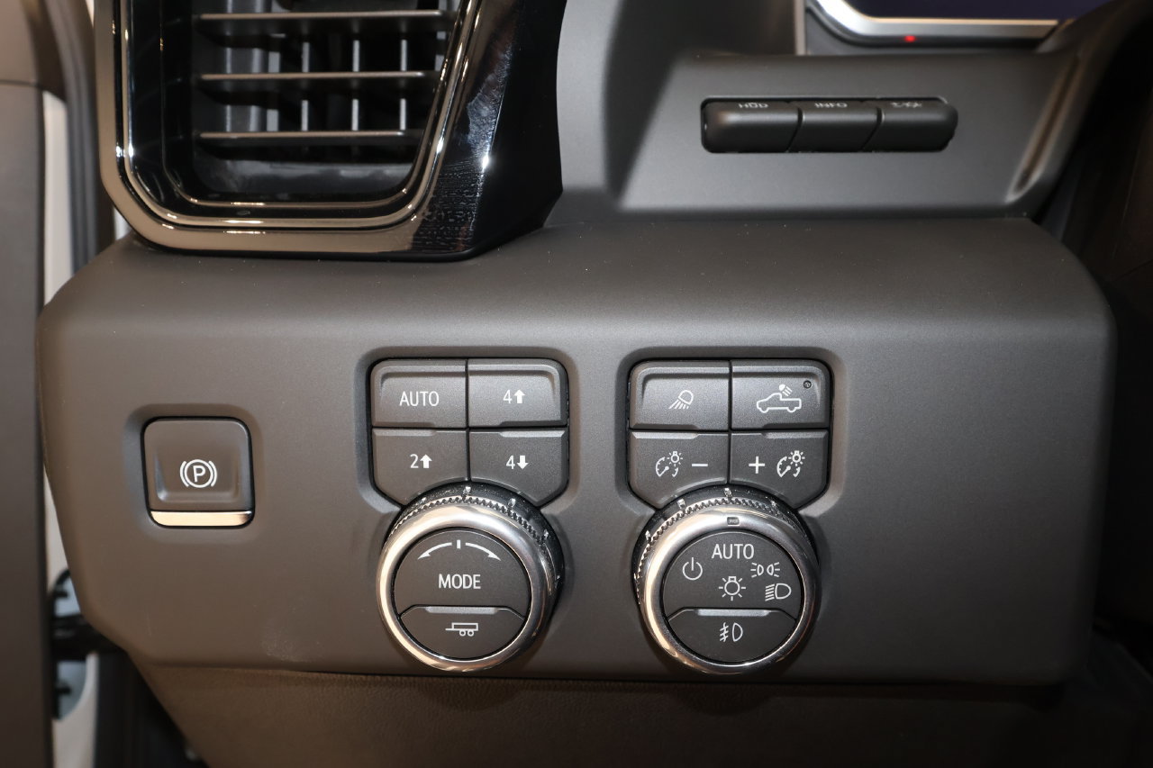 Certified 2026 GMC Sierra 3500 AT4 w/ AT4 Premium Plus Package AWD/4WD image 11